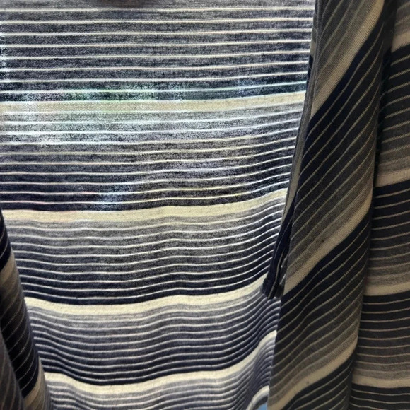 Salaam woman’s tie front cardigan wrap. Lightweight. Size medium - Picture 5 of 5